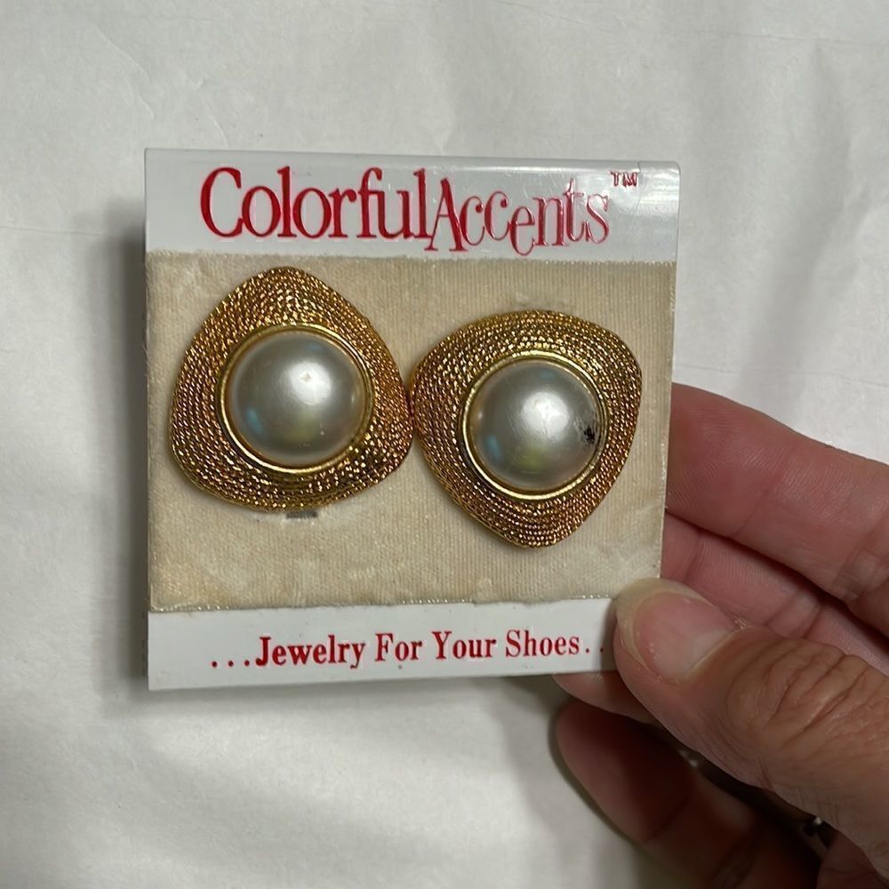 Shoe Clips - Gold tone and pearl effect